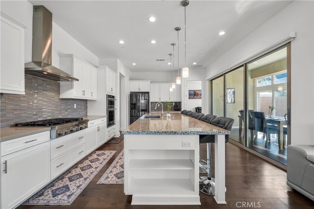 8327 N Mariposa Court, Canoga Park, CA 91304