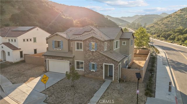 8327 N Mariposa Court, Canoga Park, CA 91304