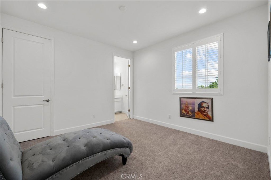 Image 23 of property listing at 8327 N Mariposa Court, Canoga Park, CA 91304