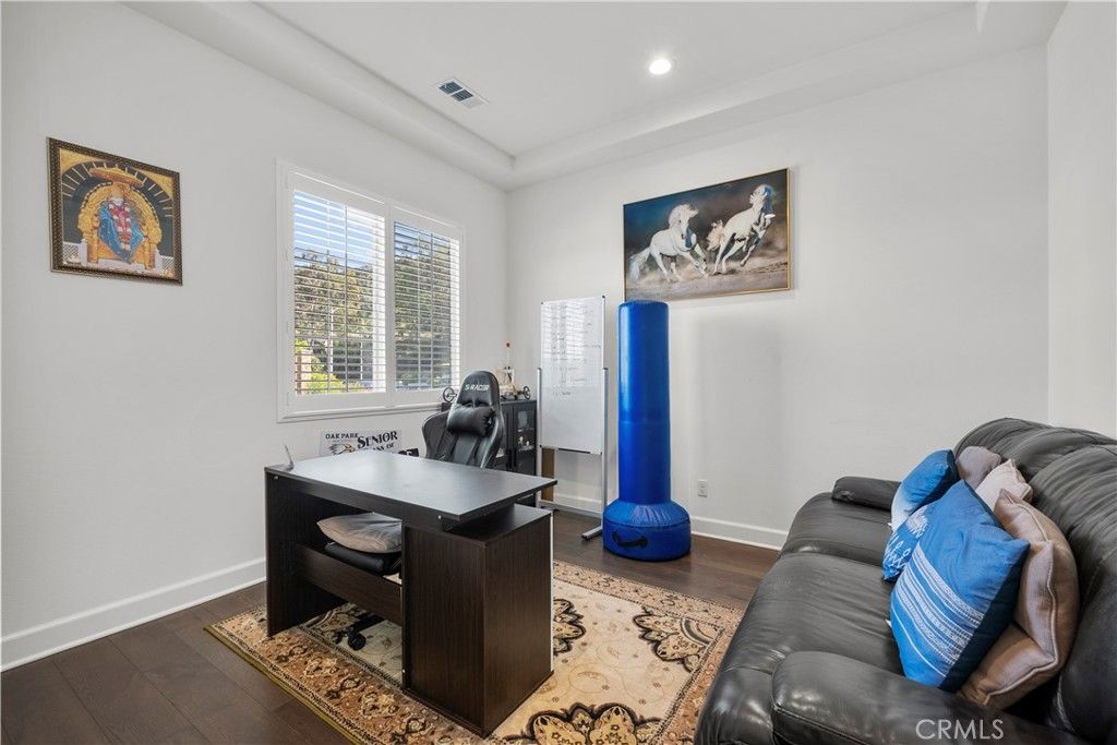 Image 27 of property listing at 8327 N Mariposa Court, Canoga Park, CA 91304