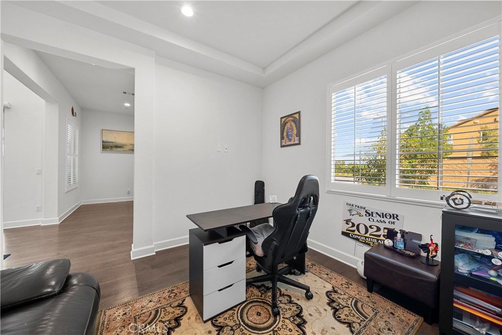 Image 28 of property listing at 8327 N Mariposa Court, Canoga Park, CA 91304