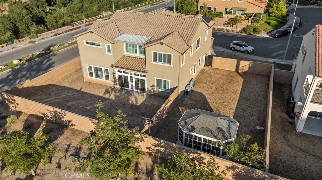 Image 3 of property listing at 8327 N Mariposa Court, Canoga Park, CA 91304