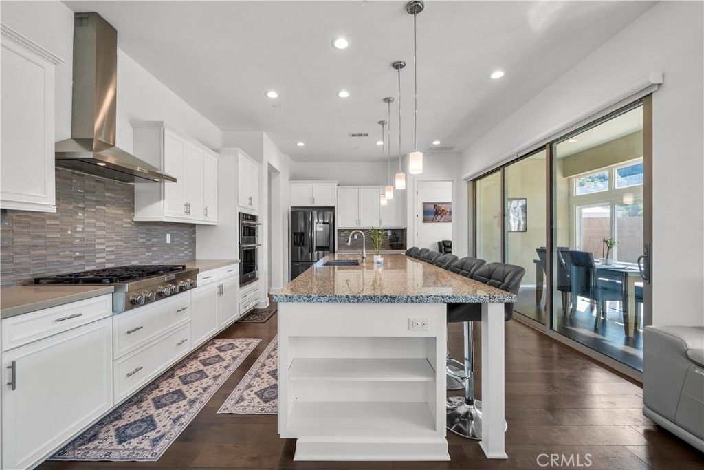 Image 33 of property listing at 8327 N Mariposa Court, Canoga Park, CA 91304