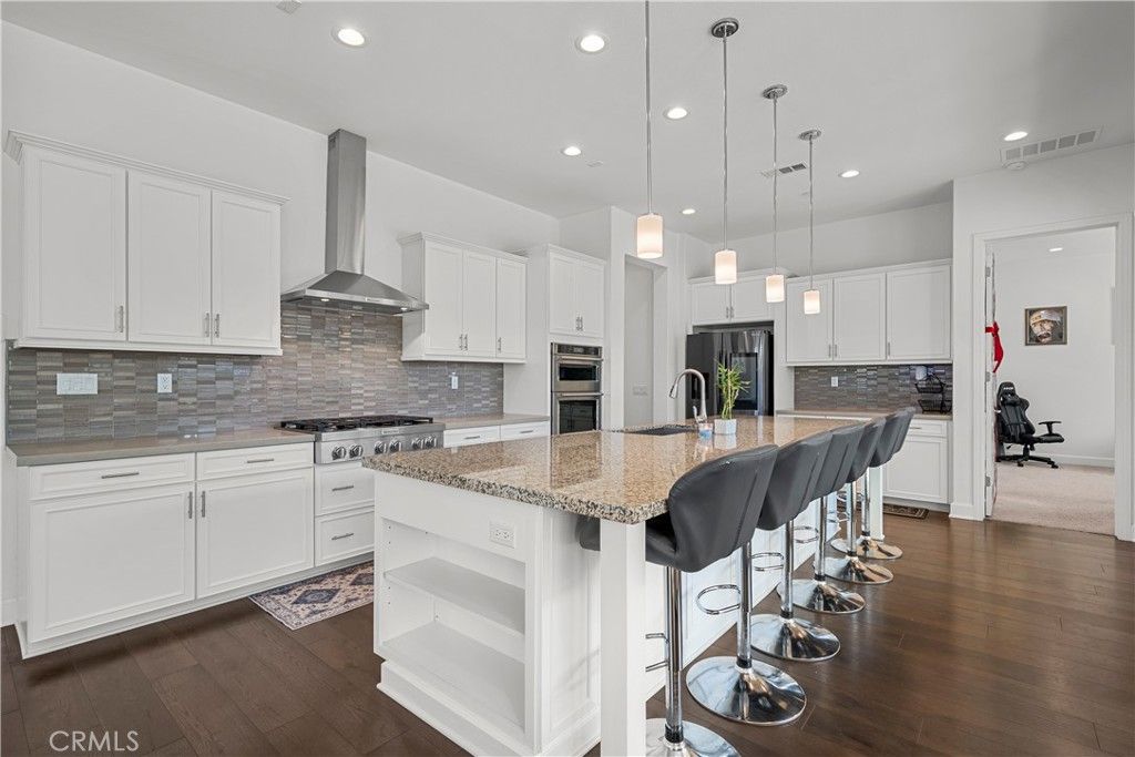 Image 35 of property listing at 8327 N Mariposa Court, Canoga Park, CA 91304