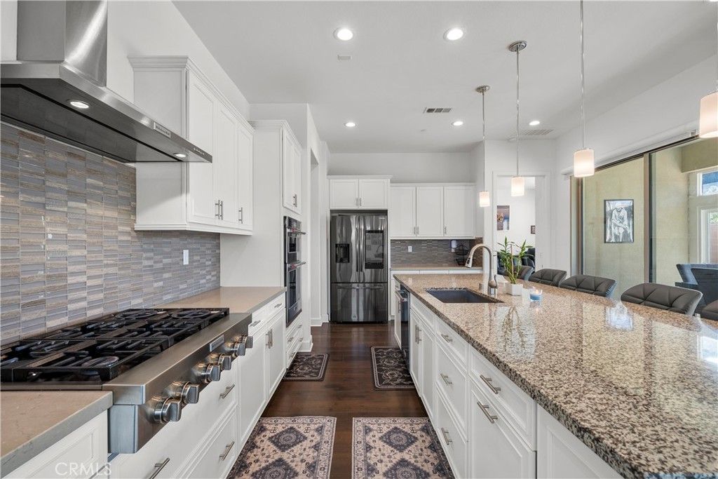 Image 36 of property listing at 8327 N Mariposa Court, Canoga Park, CA 91304