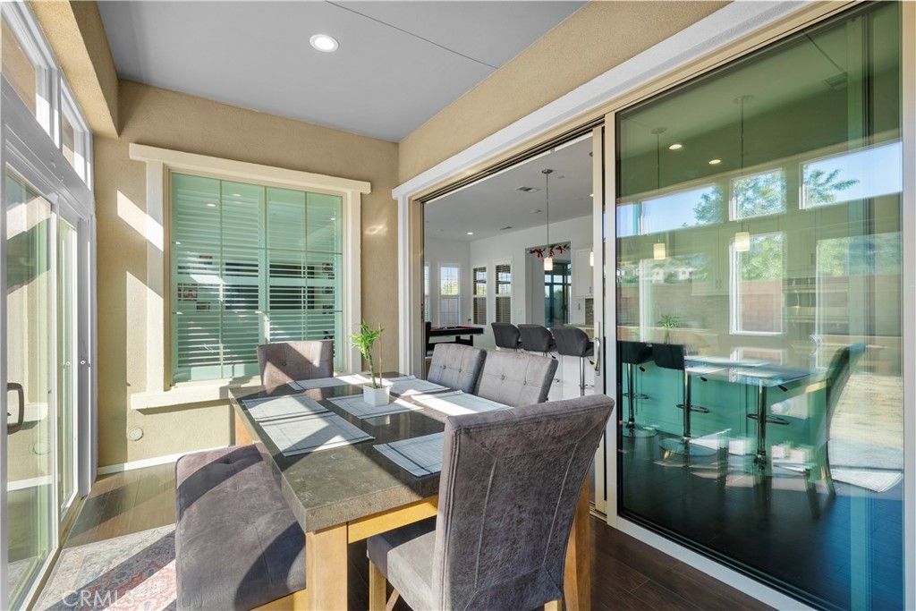 Image 39 of property listing at 8327 N Mariposa Court, Canoga Park, CA 91304