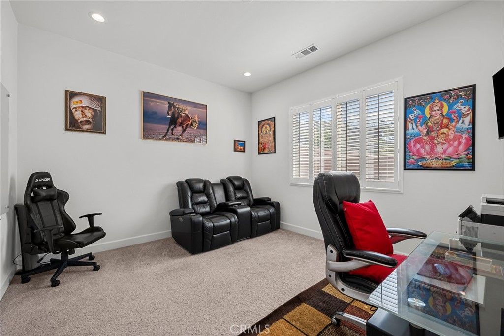 Image 41 of property listing at 8327 N Mariposa Court, Canoga Park, CA 91304