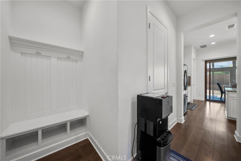 Image 45 of property listing at 8327 N Mariposa Court, Canoga Park, CA 91304