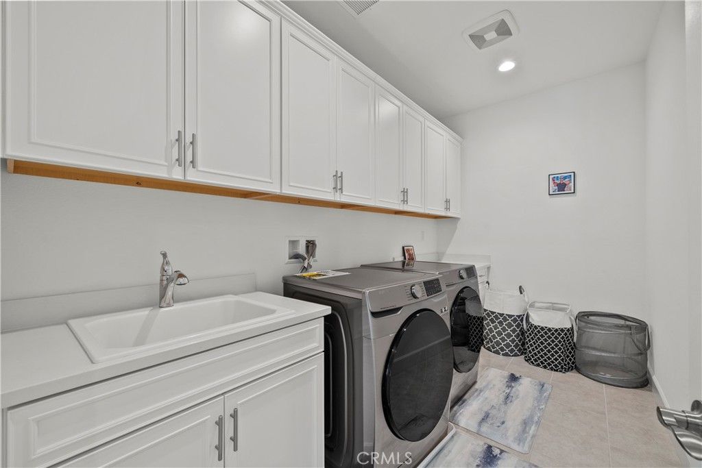 Image 52 of property listing at 8327 N Mariposa Court, Canoga Park, CA 91304