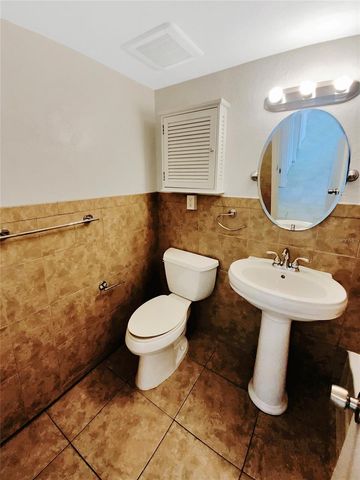 705 S VILLAGE DRIVE N 205, St Petersburg, FL 33716