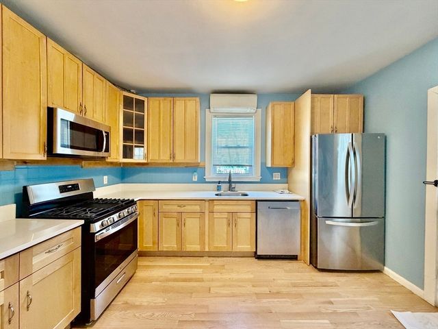 12 Hall Pl 1, Quincy, MA 02169