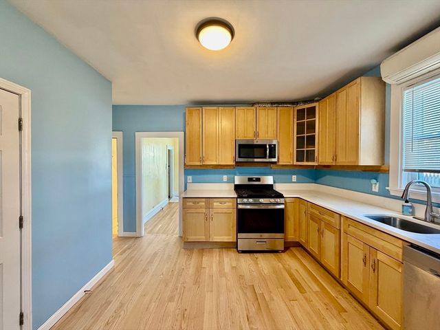 12 Hall Pl 1, Quincy, MA 02169