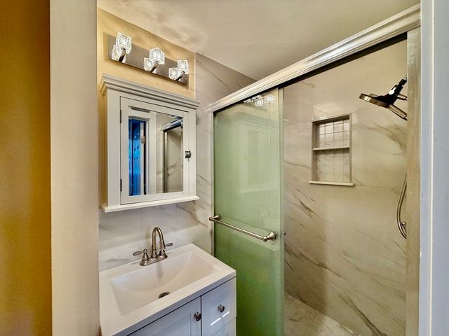 12 Hall Pl 1, Quincy, MA 02169