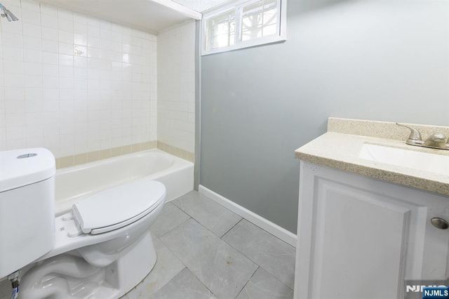 34 Kearney, Lyndhurst, NJ 07071