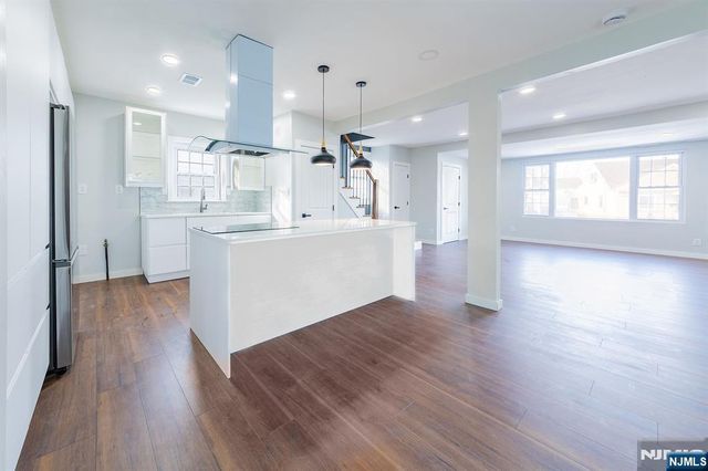 34 Kearney, Lyndhurst, NJ 07071