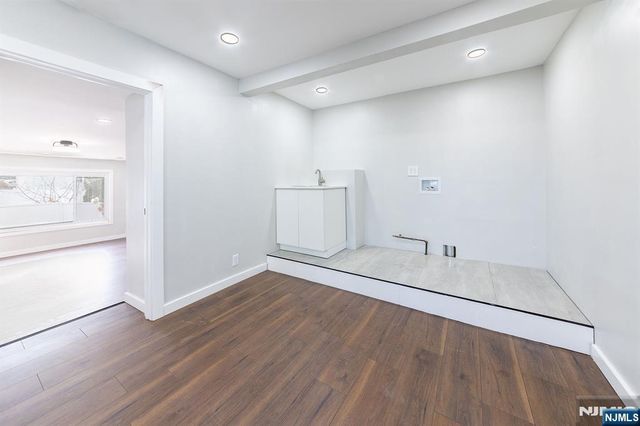 34 Kearney, Lyndhurst, NJ 07071