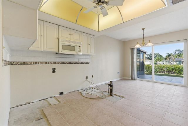 6397 CAPE HATTERAS WAY NE 3, St Petersburg, FL 33702