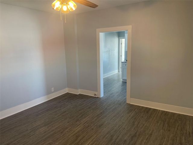 5202 Avenue S 1, Galveston, TX 77551