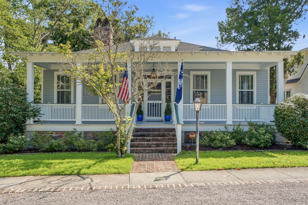 328 Bennett Street, Mount Pleasant, SC 29464