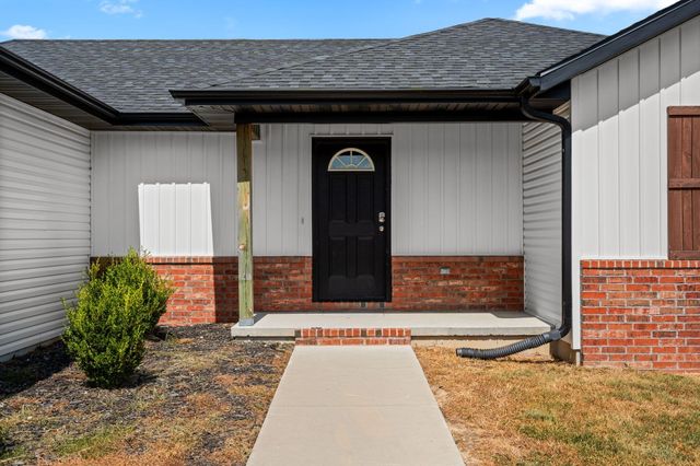 301 E Rosalie, Strafford, MO 65757