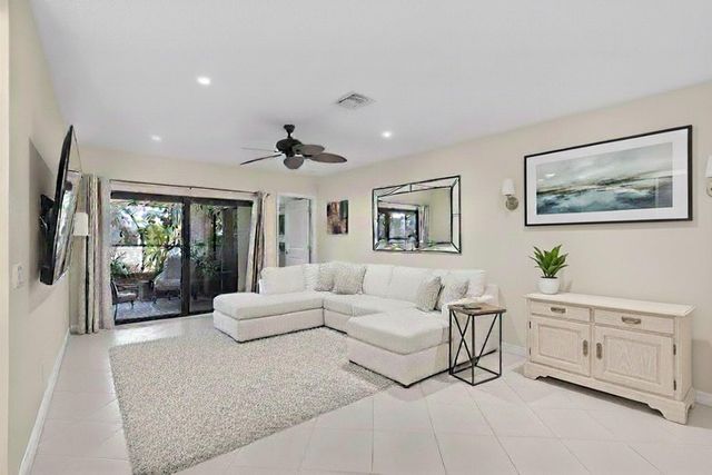 301 SE 8th Court, Pompano Beach, FL 33060