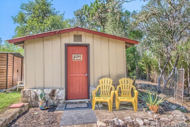 6986 County Road 271, Mico, TX 78056