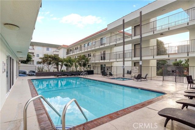 1720 Ardmore 221, Hermosa Beach, CA 90254