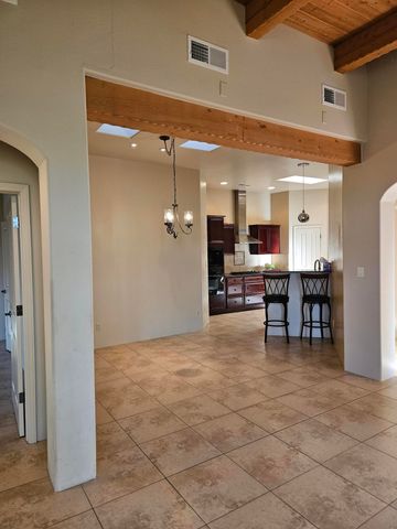 8815 Desert Finch Lane NE, Albuquerque, NM 87122