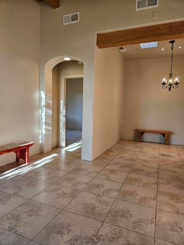 8815 Desert Finch Lane NE, Albuquerque, NM 87122