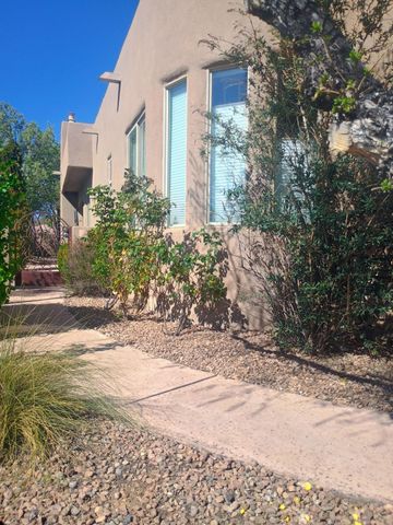 8815 Desert Finch Lane NE, Albuquerque, NM 87122