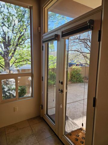 8815 Desert Finch Lane NE, Albuquerque, NM 87122