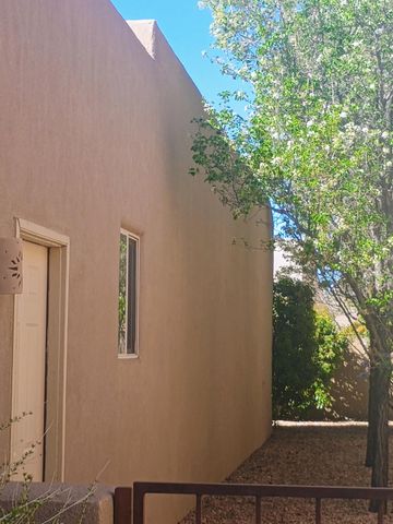 8815 Desert Finch Lane NE, Albuquerque, NM 87122