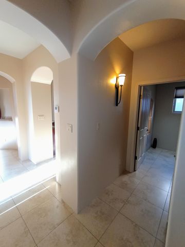 8815 Desert Finch Lane NE, Albuquerque, NM 87122