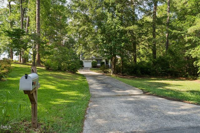 315 Acorn Drive, Sanford, NC 27330
