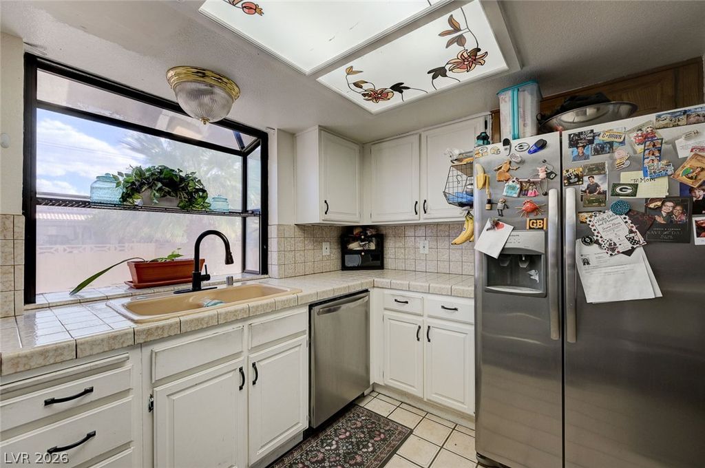 3363 Vema Drive, Las Vegas, NV 89121 — photo 4
