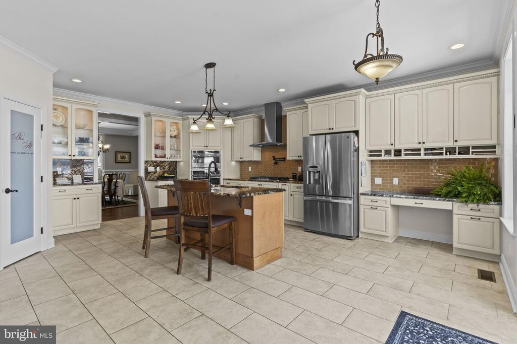Image 16 of property listing at 24814 HALF PONE POINT RD, Hollywood, MD 20636