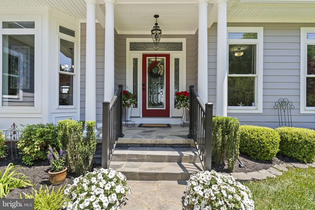 Image 2 of property listing at 24814 HALF PONE POINT RD, Hollywood, MD 20636