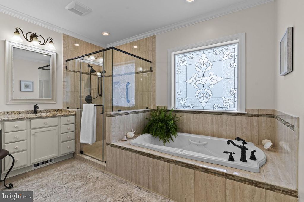 Image 27 of property listing at 24814 HALF PONE POINT RD, Hollywood, MD 20636