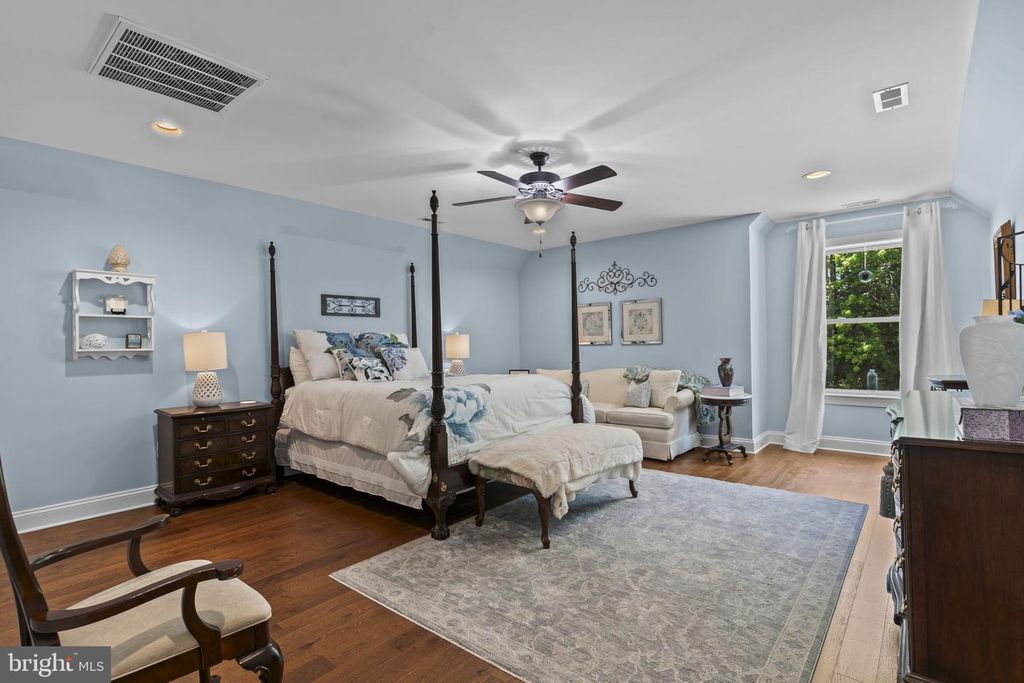 Image 35 of property listing at 24814 HALF PONE POINT RD, Hollywood, MD 20636