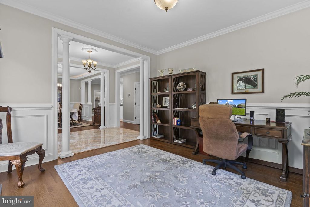 Image 5 of property listing at 24814 HALF PONE POINT RD, Hollywood, MD 20636