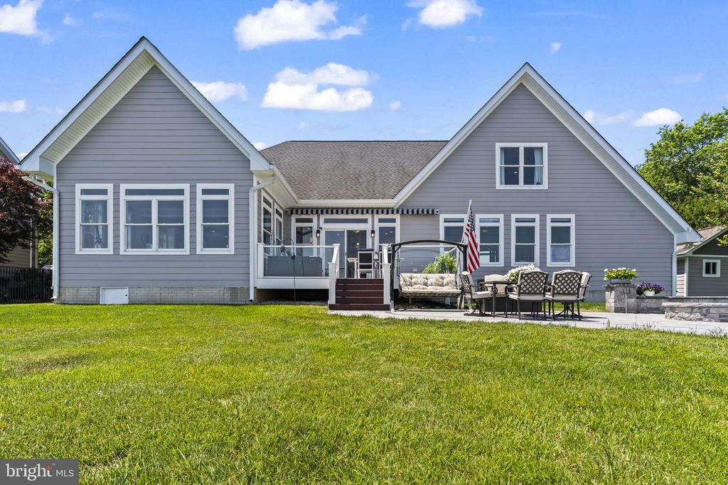 Image 53 of property listing at 24814 HALF PONE POINT RD, Hollywood, MD 20636
