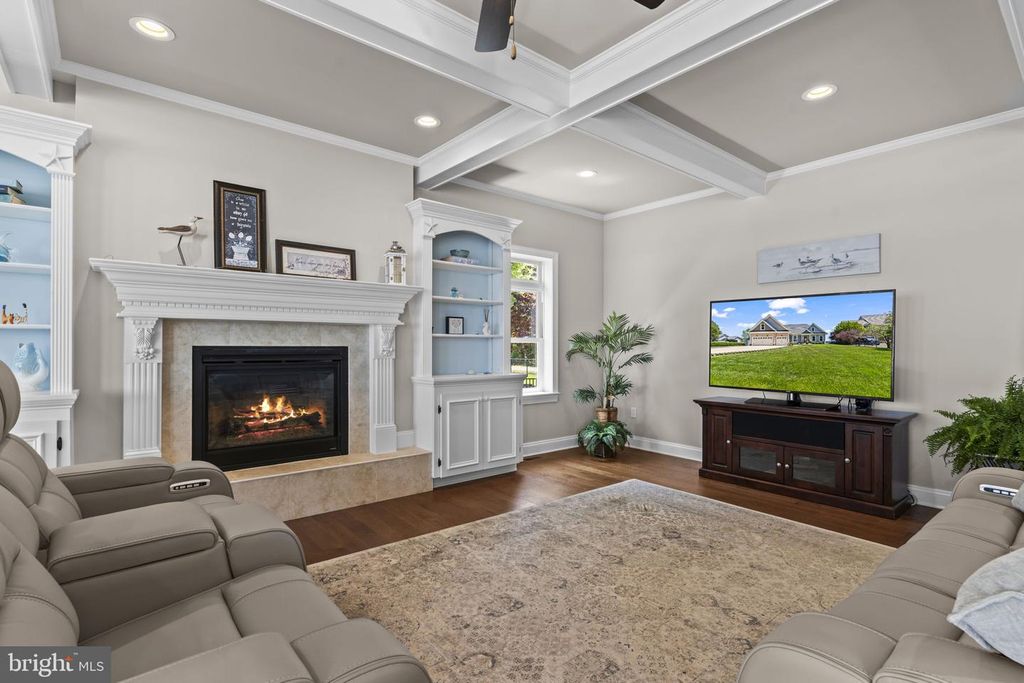 Image 7 of property listing at 24814 HALF PONE POINT RD, Hollywood, MD 20636