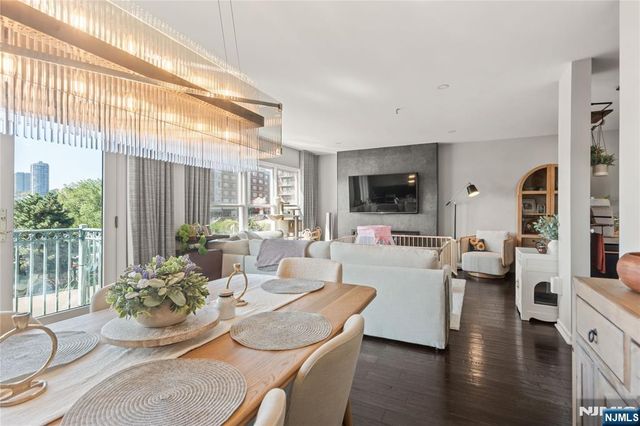 226 The Promenade, Edgewater, NJ 07020