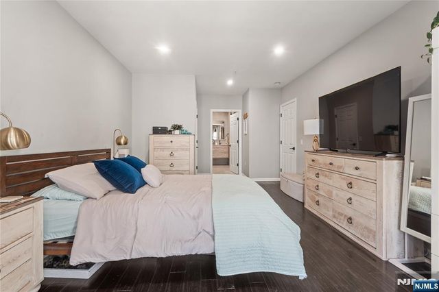 226 The Promenade, Edgewater, NJ 07020