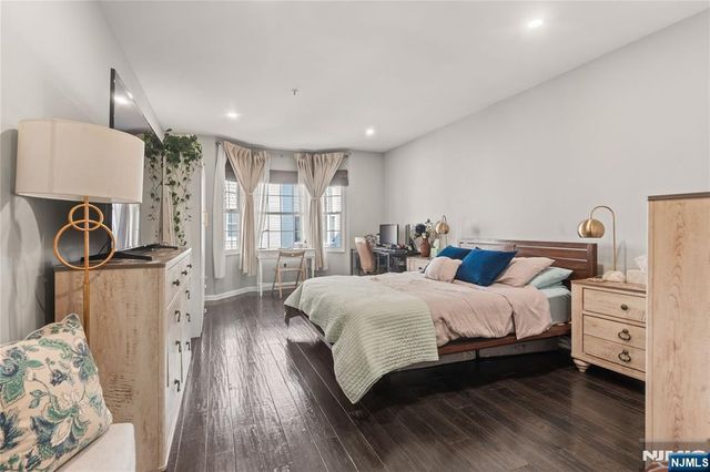 226 The Promenade, Edgewater, NJ 07020