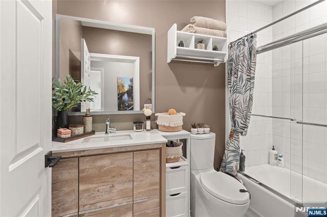 226 The Promenade, Edgewater, NJ 07020