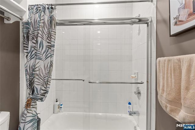 226 The Promenade, Edgewater, NJ 07020