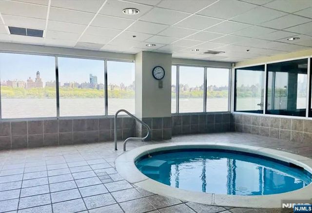 226 The Promenade, Edgewater, NJ 07020
