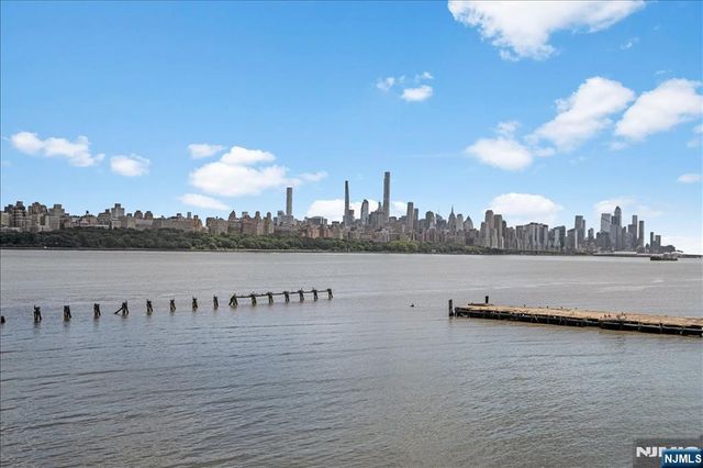 226 The Promenade, Edgewater, NJ 07020