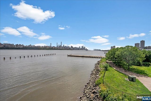 226 The Promenade, Edgewater, NJ 07020